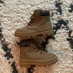 Toddler lace up boots (with zipper!)